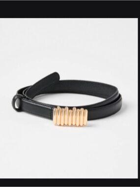 Loft Molded Buckle Skinny Leather Belt - L